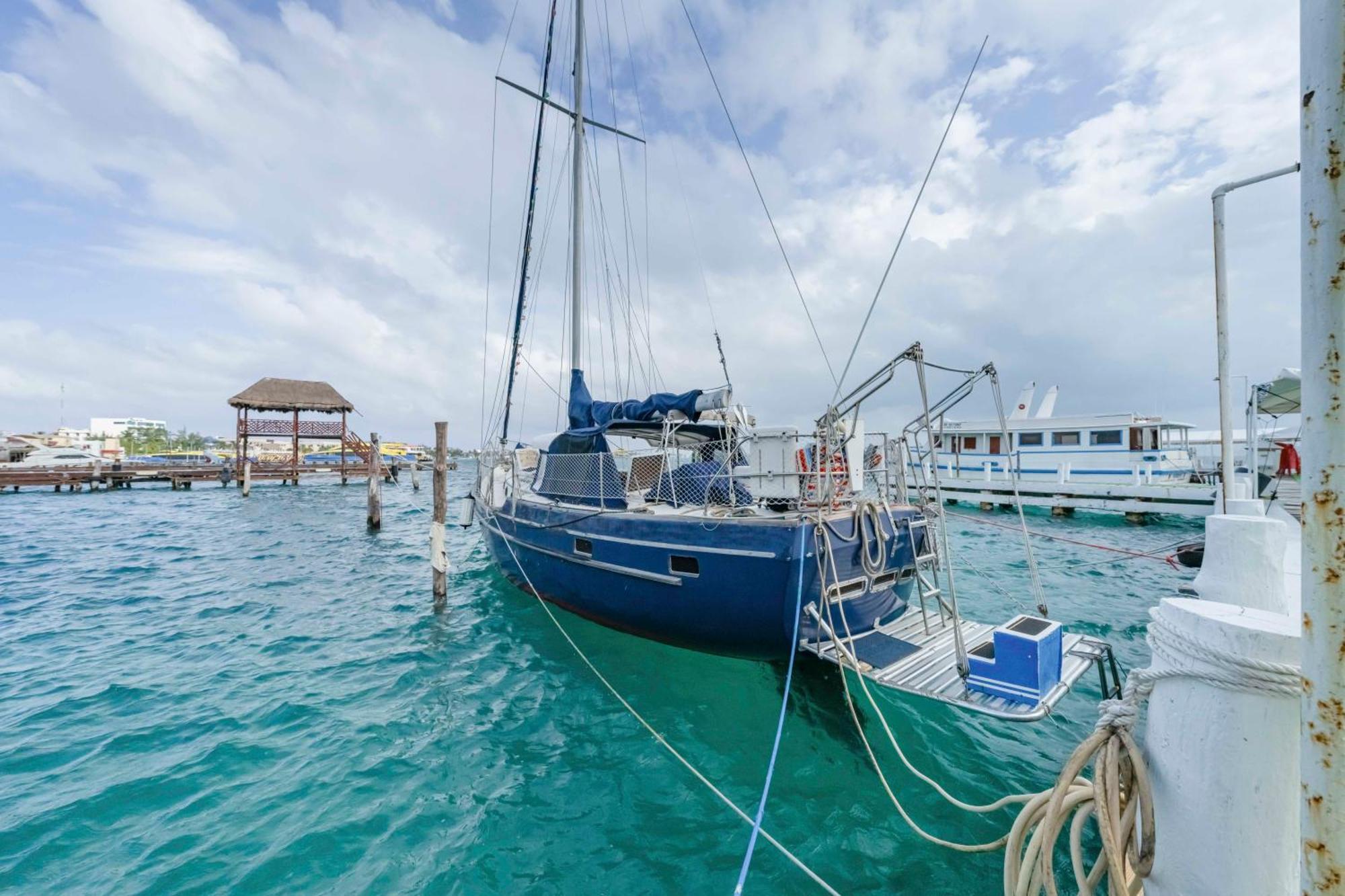 Hotel en barco An Island Of Your Own - Your Private Sailboat, The Elegance